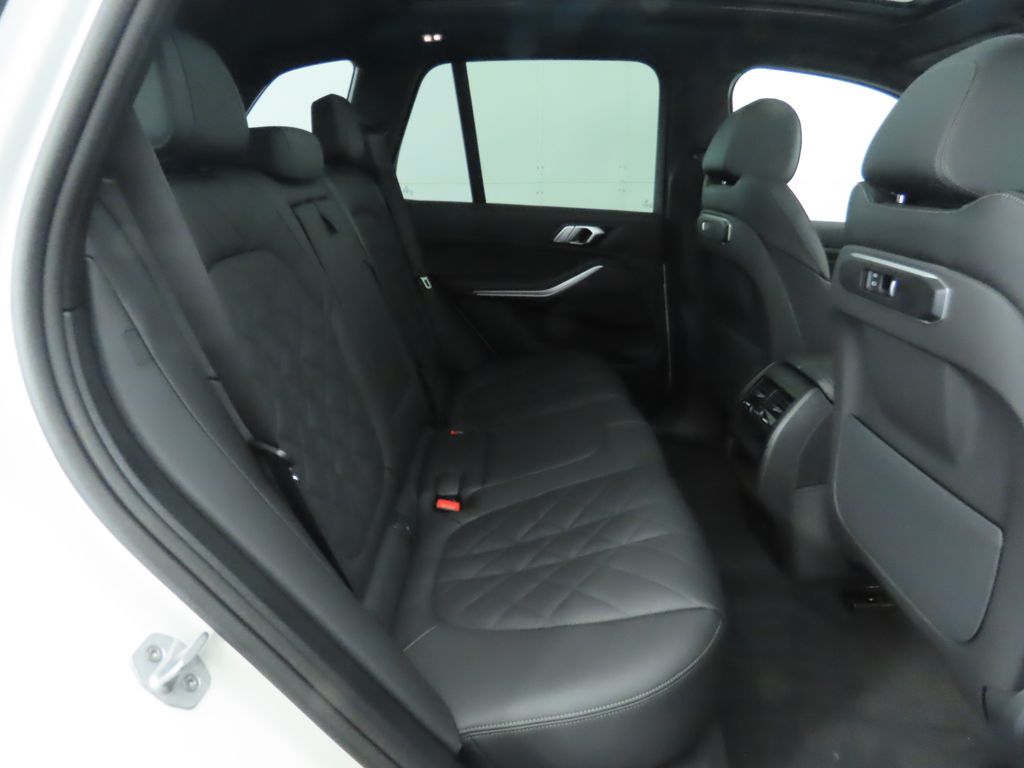 Thumbnail: 2025 BMW X5 - 23