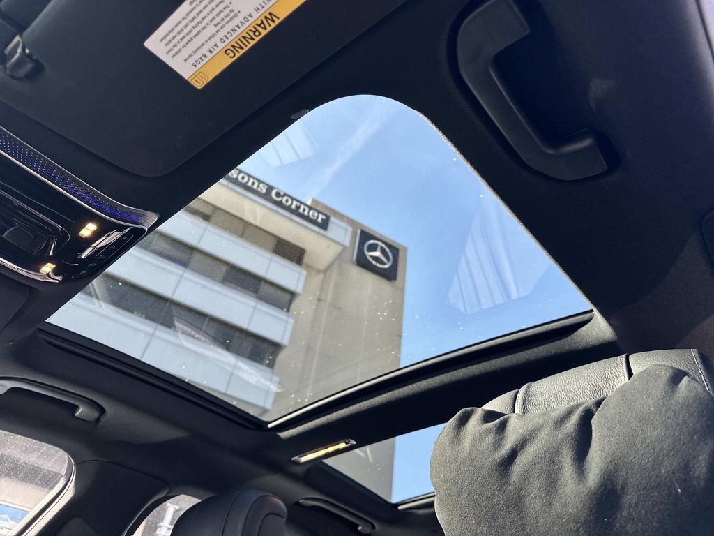 Thumbnail: 2022 Mercedes-Benz S-Class - 32