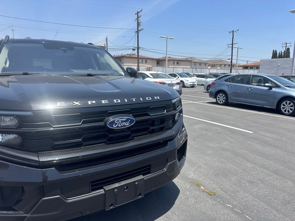 Black Metallic 2025 Ford Expedition Active RWD SUV / Crossover 4X2 Automatic