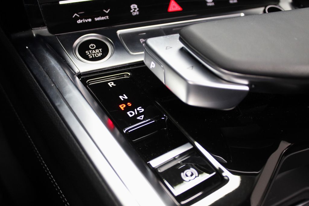 Thumbnail: 2024 Audi Q8 e-tron - 15