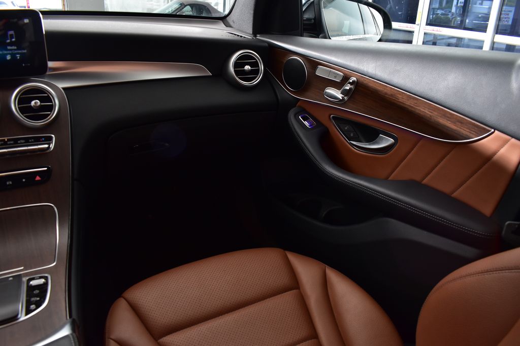 2022 Mercedes-Benz GLC 300 25