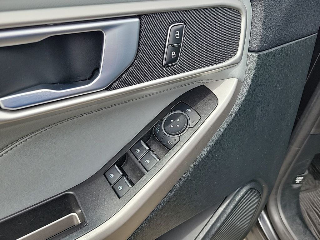 Used 2024 Ford Explorer SUV