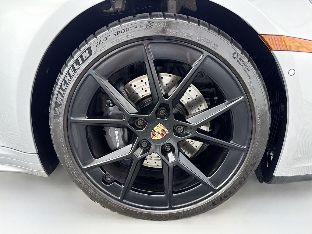 Thumbnail: 2025 Porsche 911 - 29
