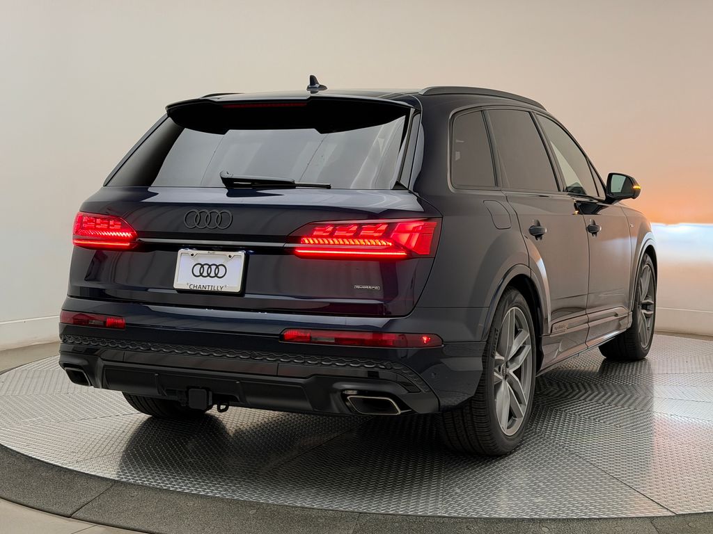 Thumbnail: 2026 Audi Q7 - 9