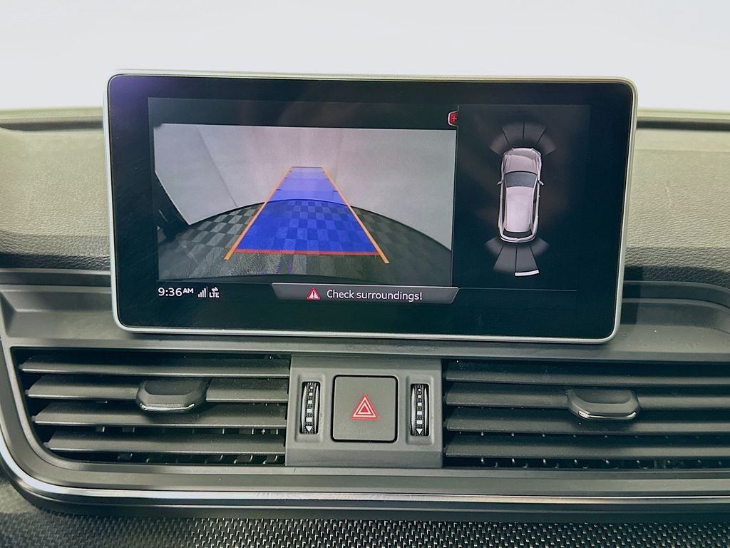 Thumbnail: 2020 Audi SQ5 - 14