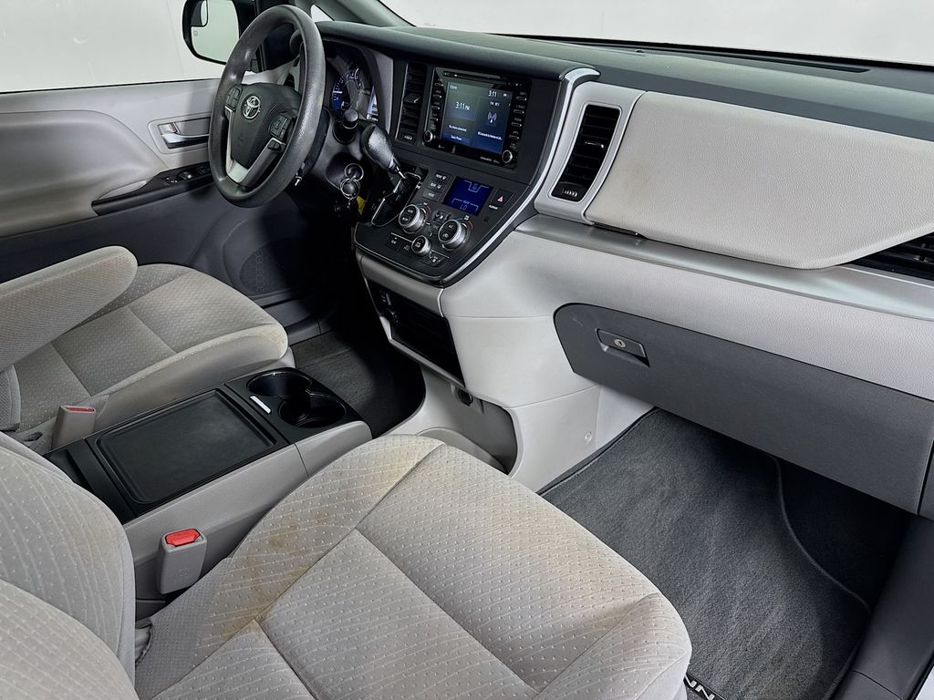 Used Car 2019 Toyota Sienna  Le For Sale Under $25,000 In Austin, Texas