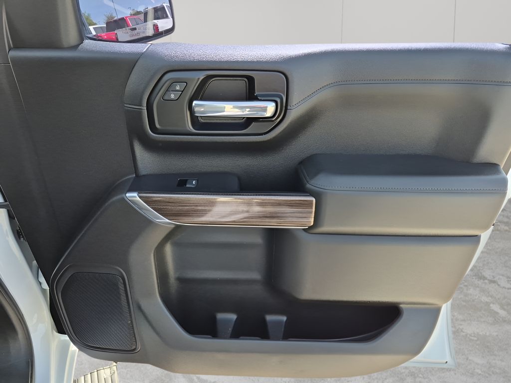 Used 2020 White Chevrolet LT image 13