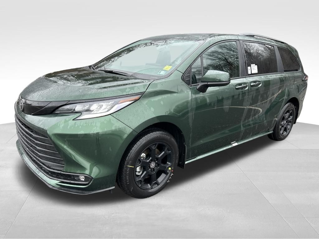 2026 Toyota Sienna Woodland Edition 7-Passenger AWD