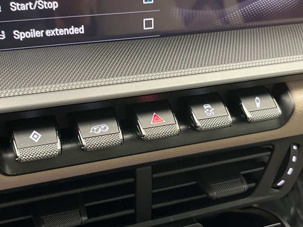 Thumbnail: 2025 Porsche 911 - 18