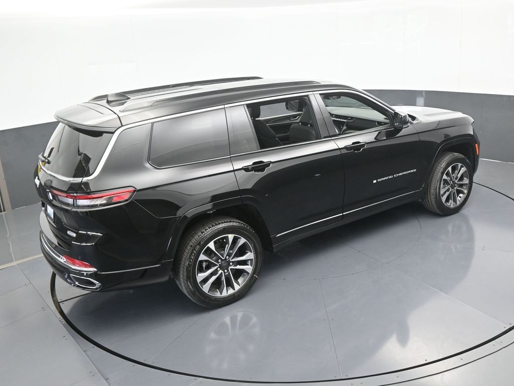New 2025 Diamond Black Crystal Pearlcoat Jeep Overland image 49