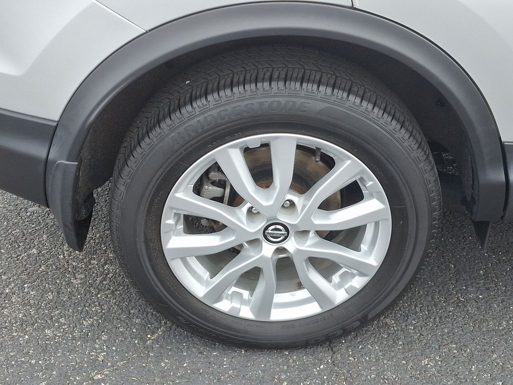 2021 Nissan Rogue Sport SV 8