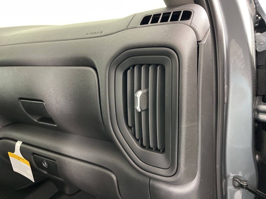 2025 Chevrolet Silverado 1500 Custom 20