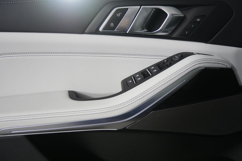 Thumbnail: 2026 BMW X5 - 9