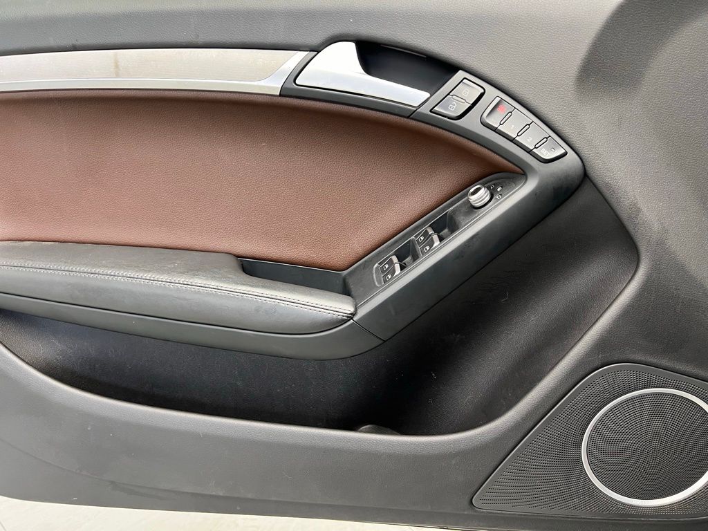Thumbnail: 2013 Audi S5 - 26