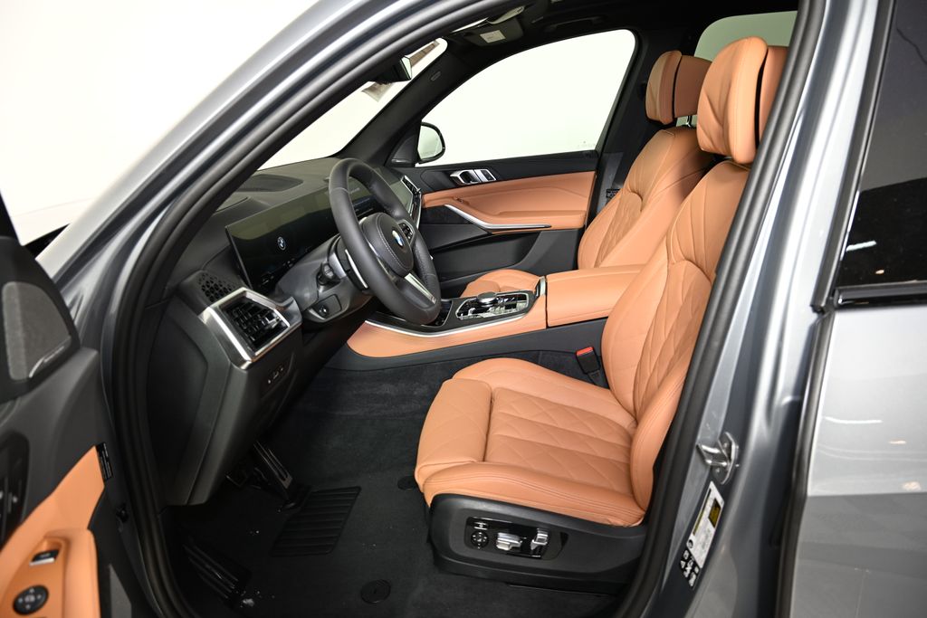 Thumbnail: 2026 BMW X5 - 14