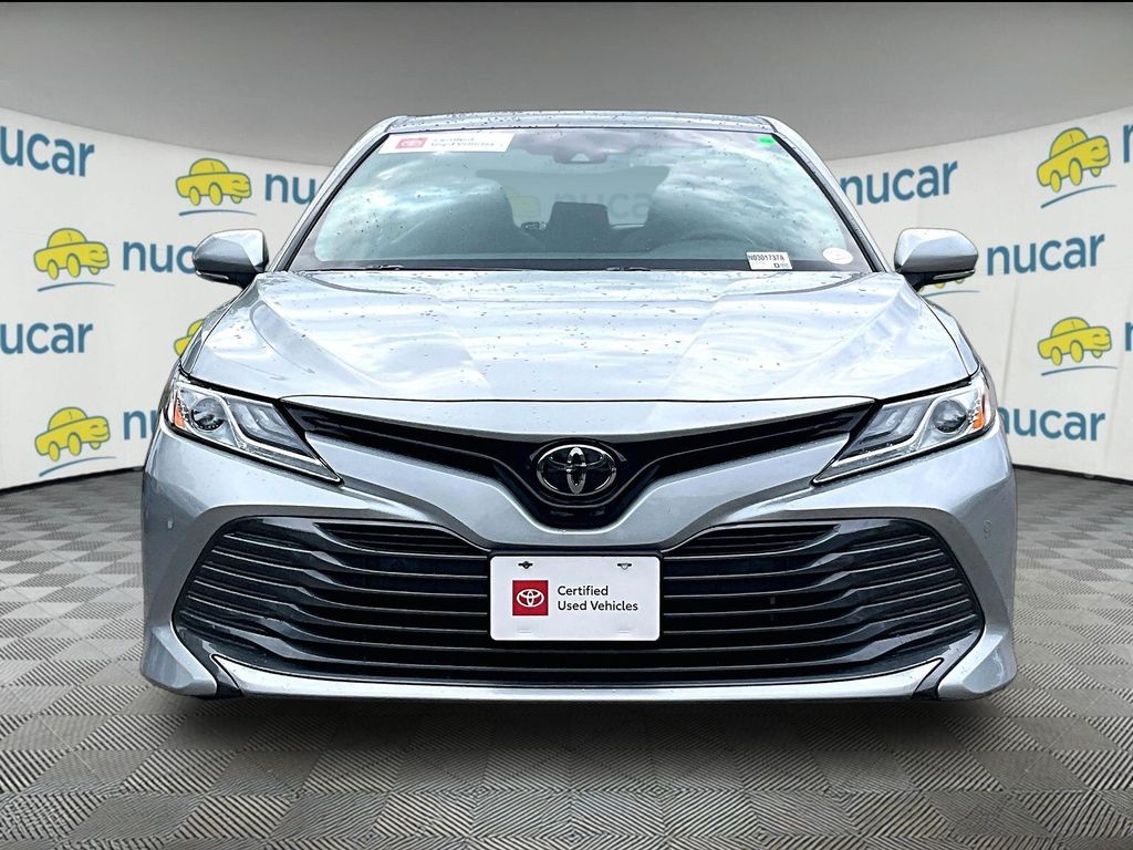 2018 Toyota Camry — photo 2
