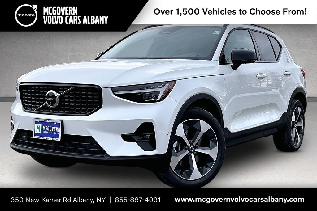 Crystal White 2026 Volvo XC40 B5 Plus AWD SUV / Crossover All-Wheel Drive Automatic