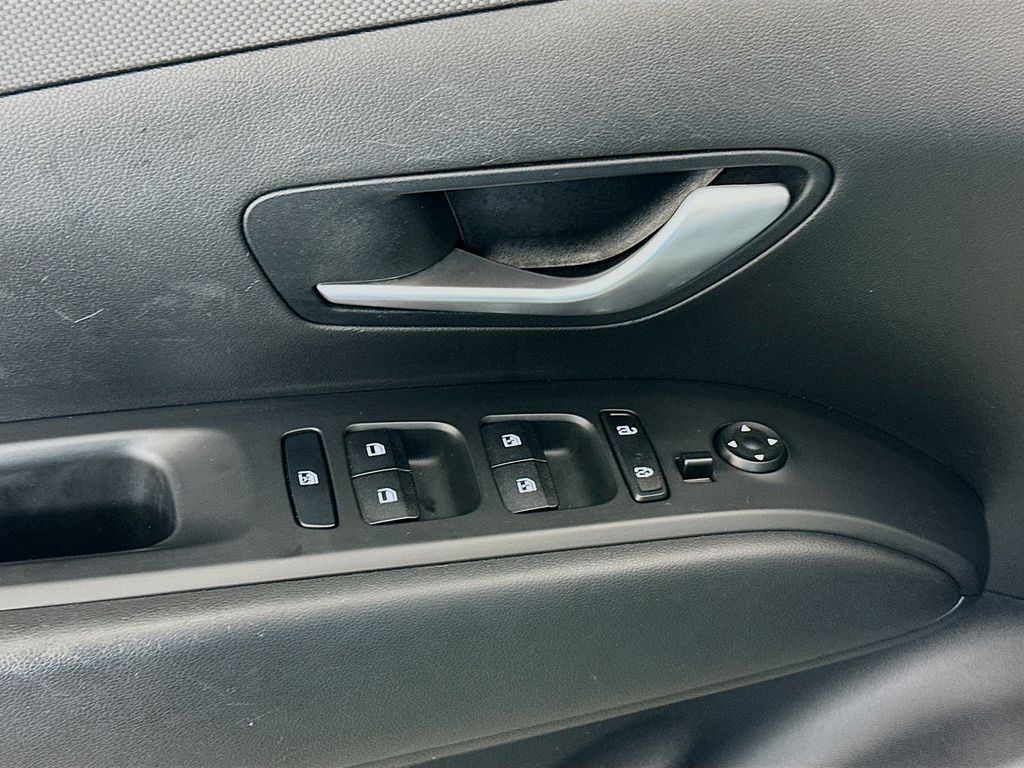 Thumbnail: 2023 Hyundai Santa Cruz - 18