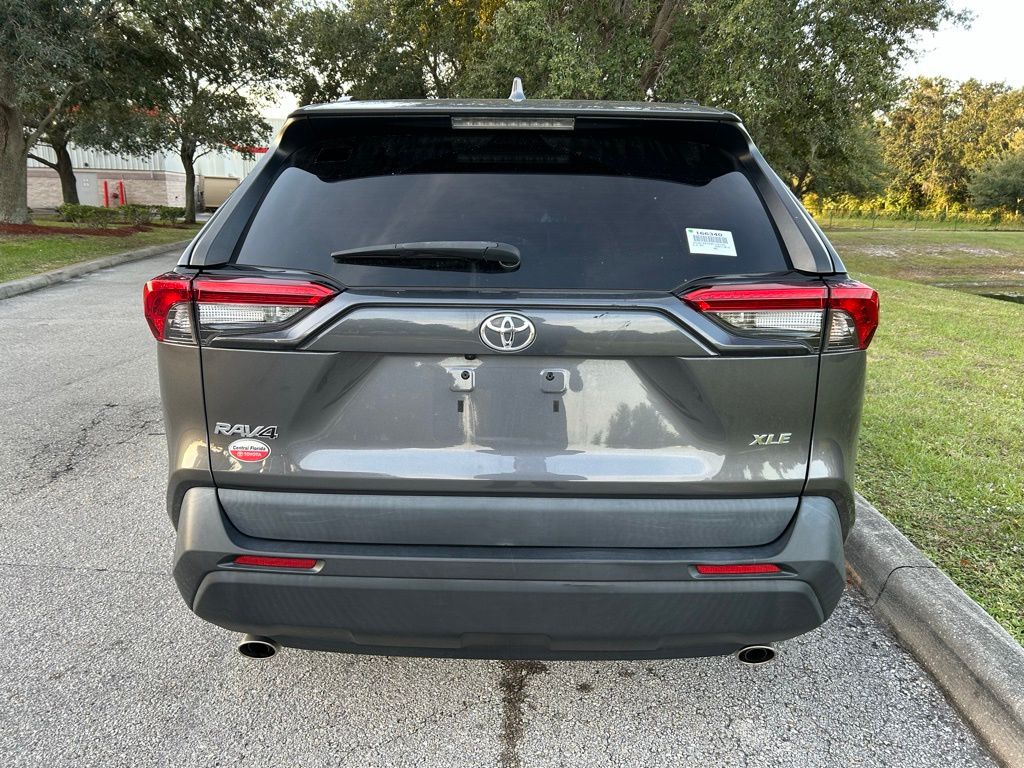 Thumbnail: 2021 Toyota RAV4 - 4