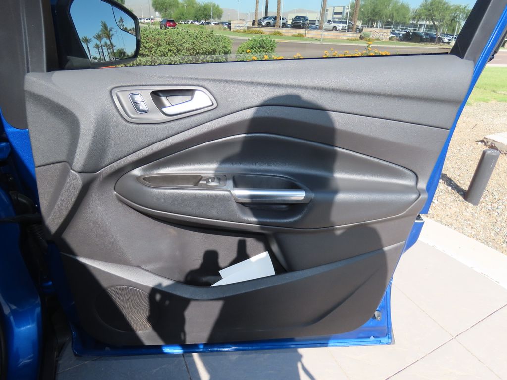 Thumbnail: 2017 Ford Escape - 24