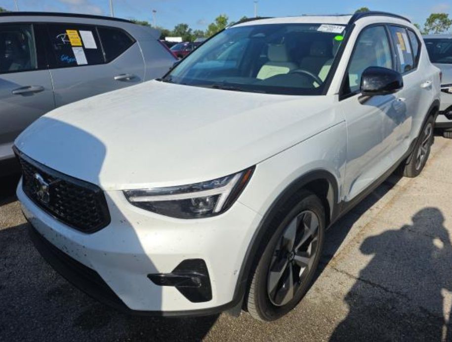 Crystal White 2026 Volvo XC40 SUV / Crossover All-Wheel Drive Automatic