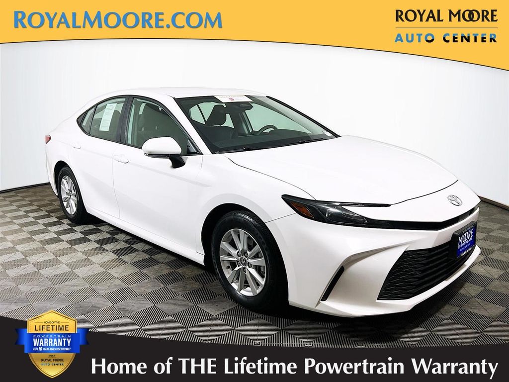 2025 Toyota Camry LE FWD