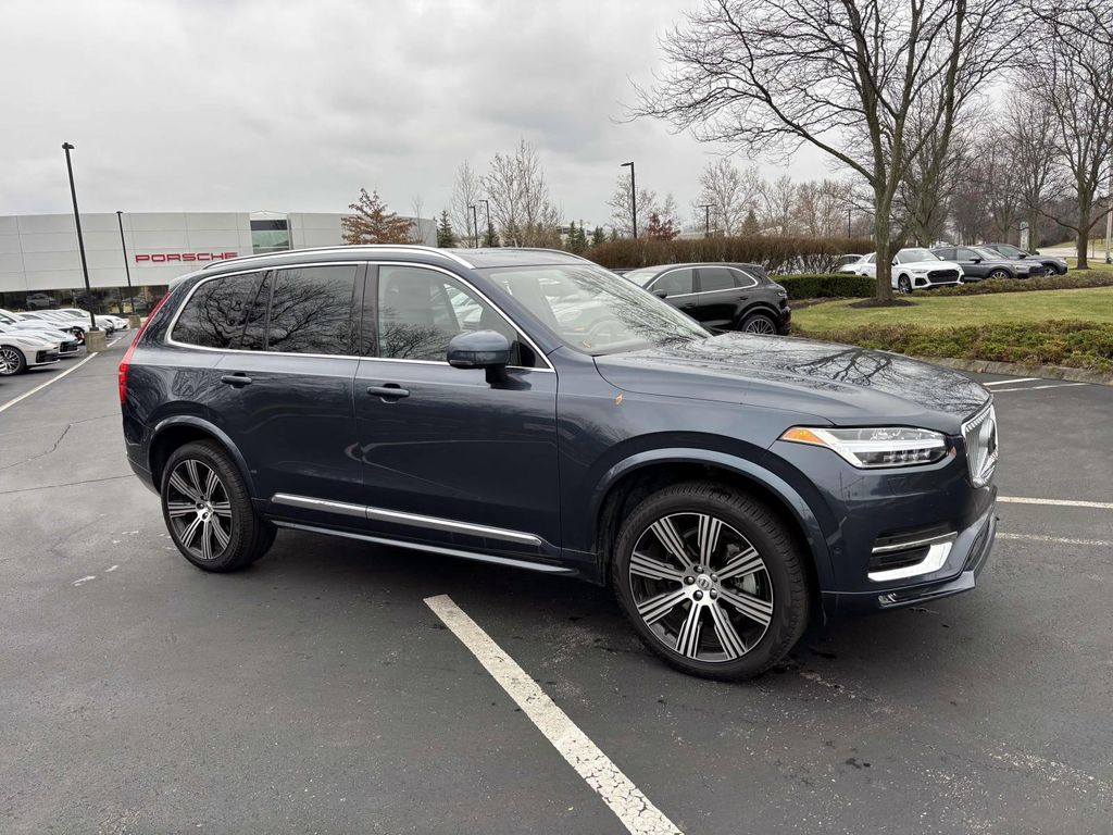 /2025 Volvo XC90