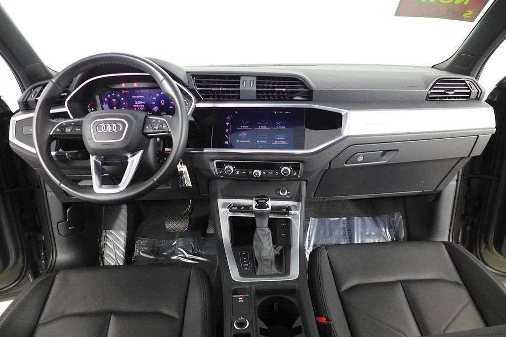 Thumbnail: 2022 Audi Q3 - 25