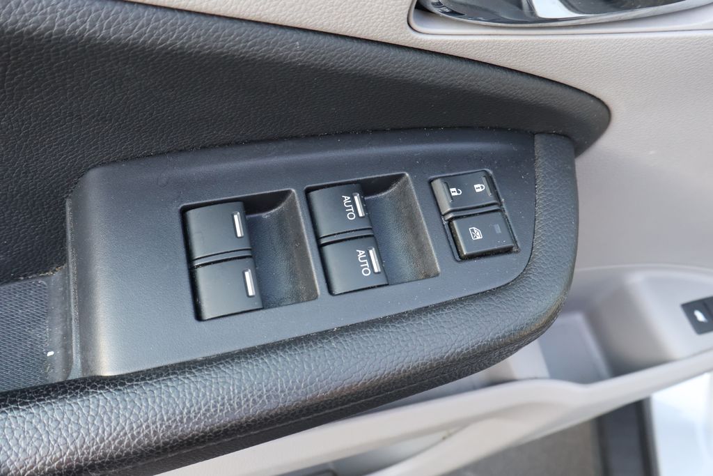 Thumbnail: 2019 Honda Pilot - 17