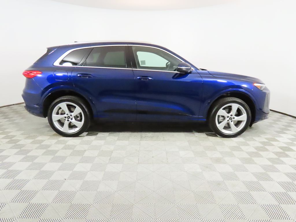 Thumbnail: 2025 Audi Q5 - 6