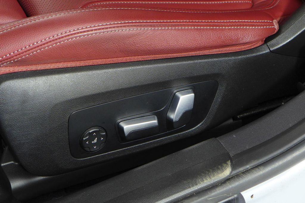 Thumbnail: 2023 BMW 3 Series - 23