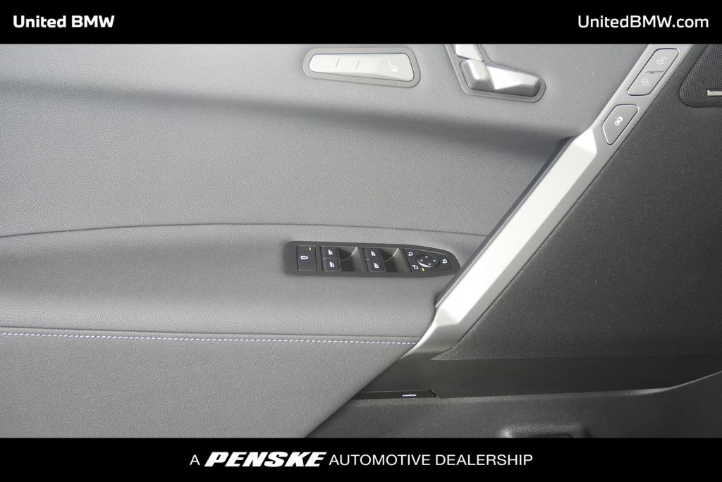 Thumbnail: 2026 BMW iX - 9