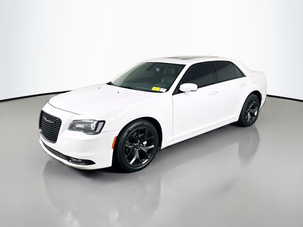 Used 2022 White Chrysler S image 3