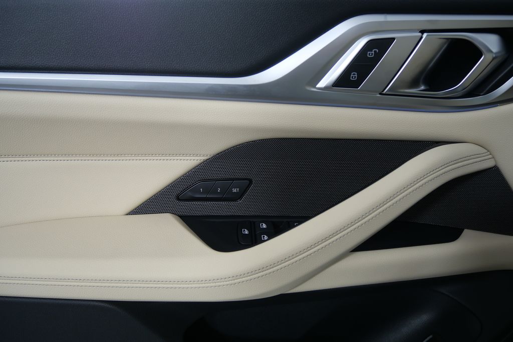 2025 BMW i4 eDrive40 8