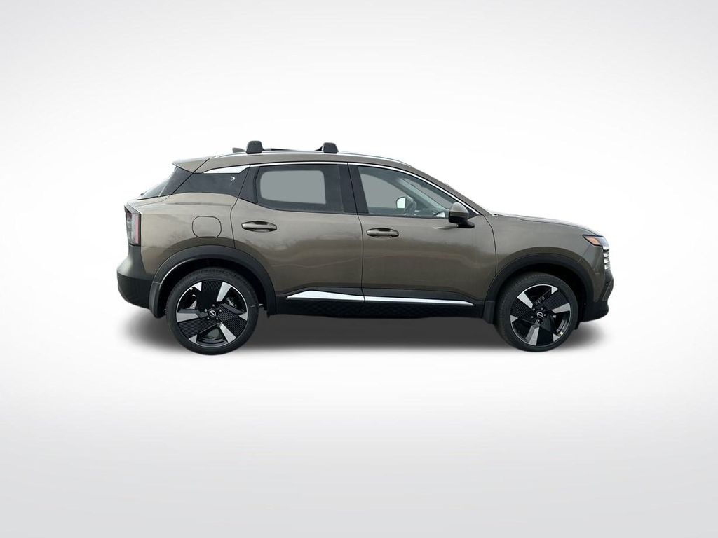 2025 Nissan Kicks SR photo