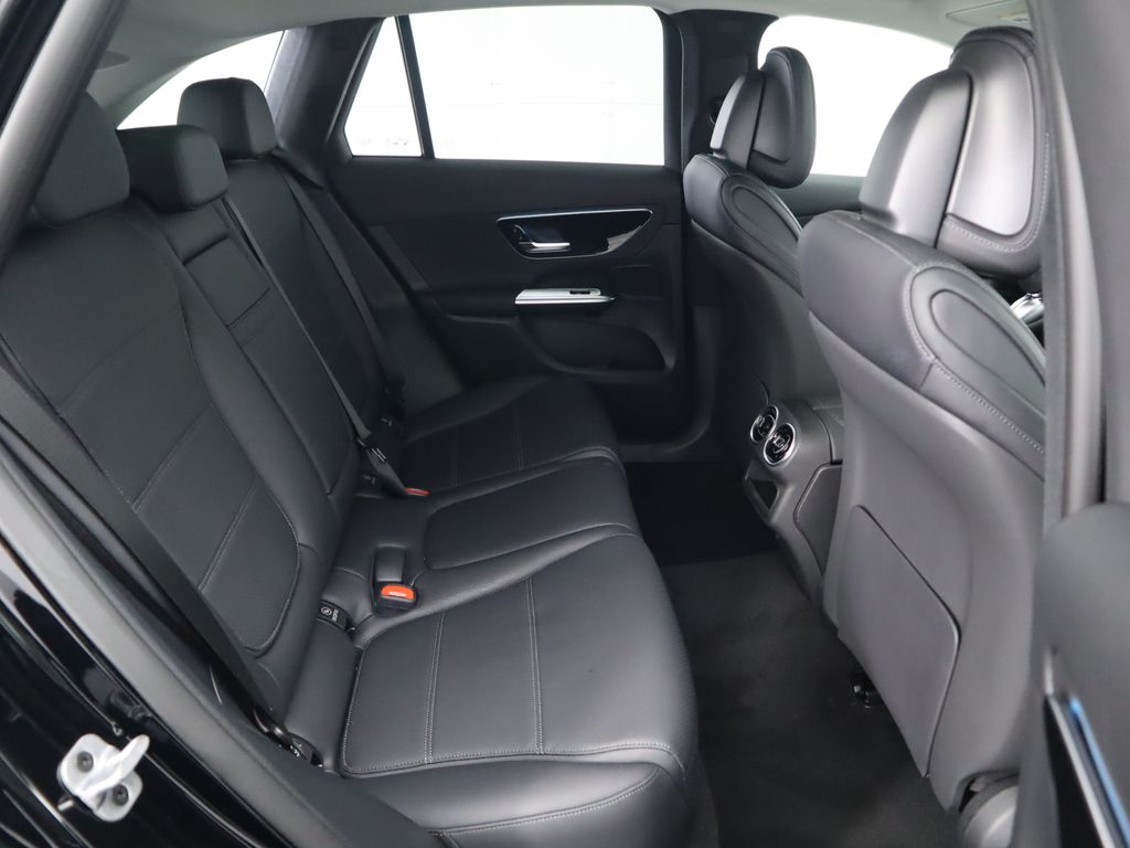 2025 Mercedes-Benz GLC 350 24
