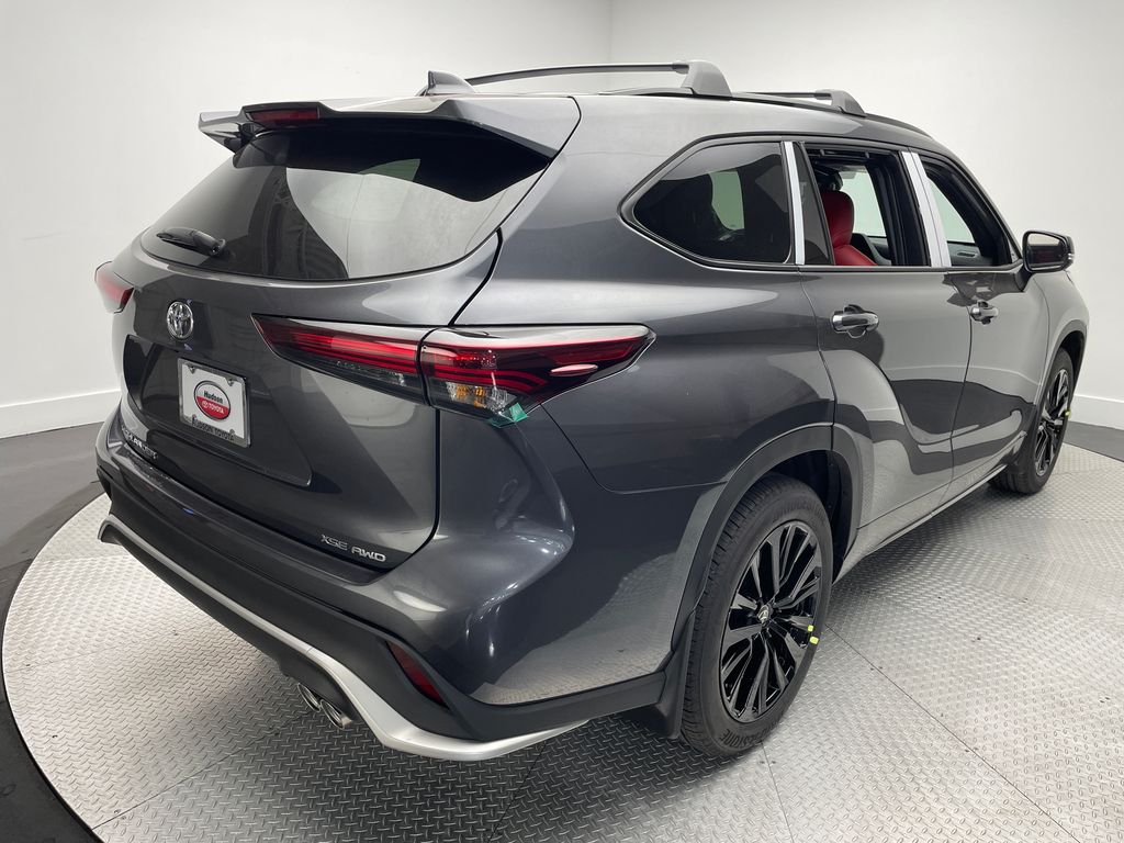 Thumbnail: 2025 Toyota Highlander - 5