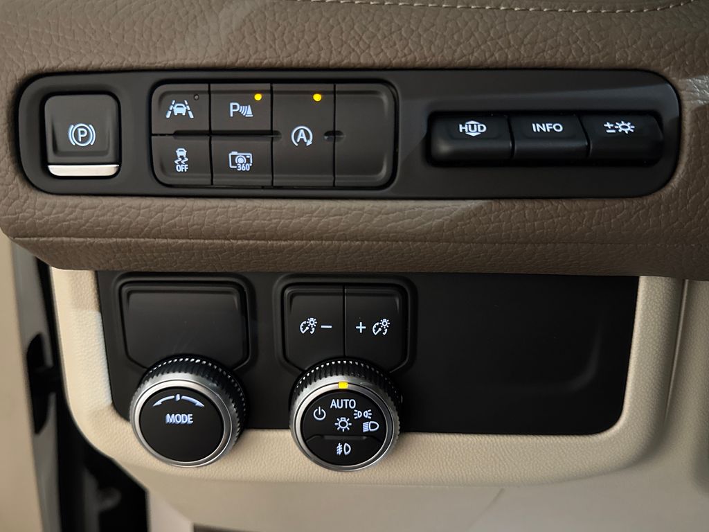 2023 White Frost Tricoat GMC Yukon Denali RWD SUV