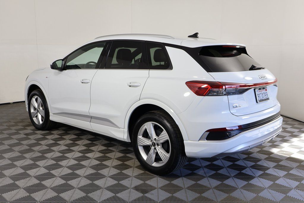 Thumbnail: 2023 Audi Q4 e-tron - 5