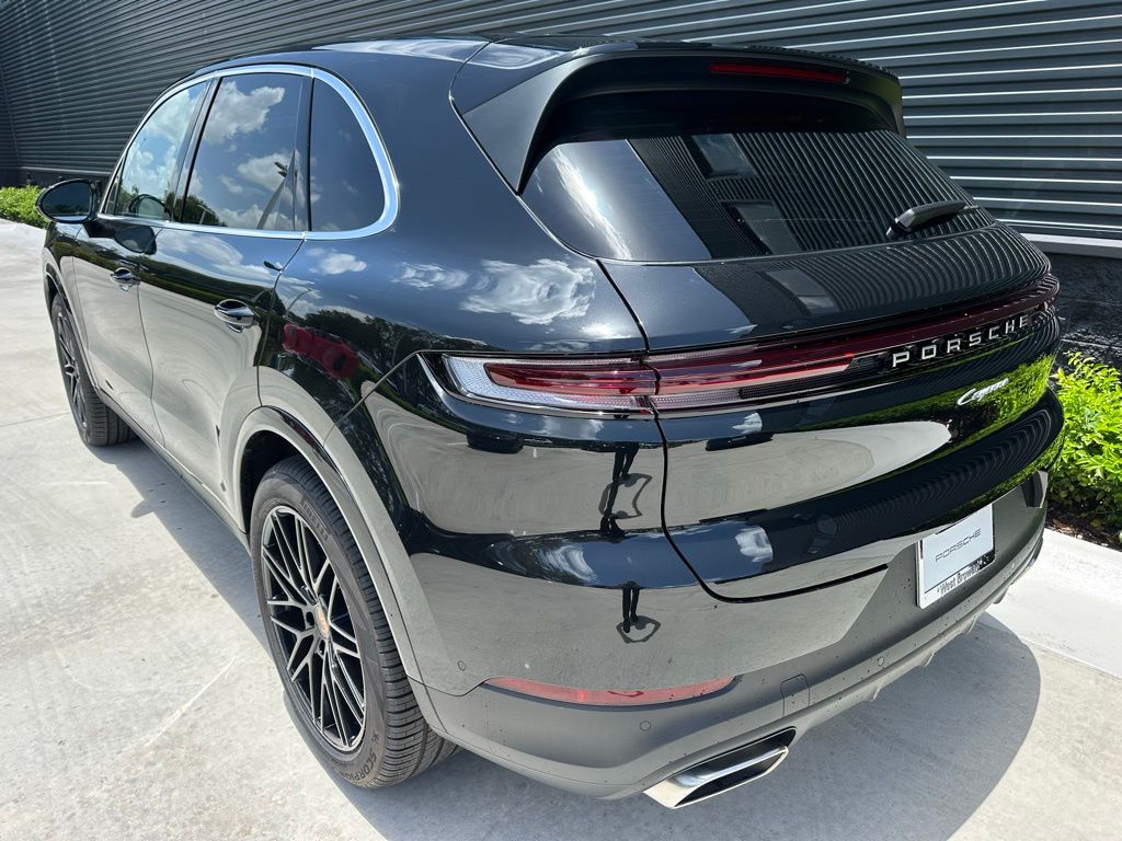 Thumbnail: 2025 Porsche Cayenne - 3
