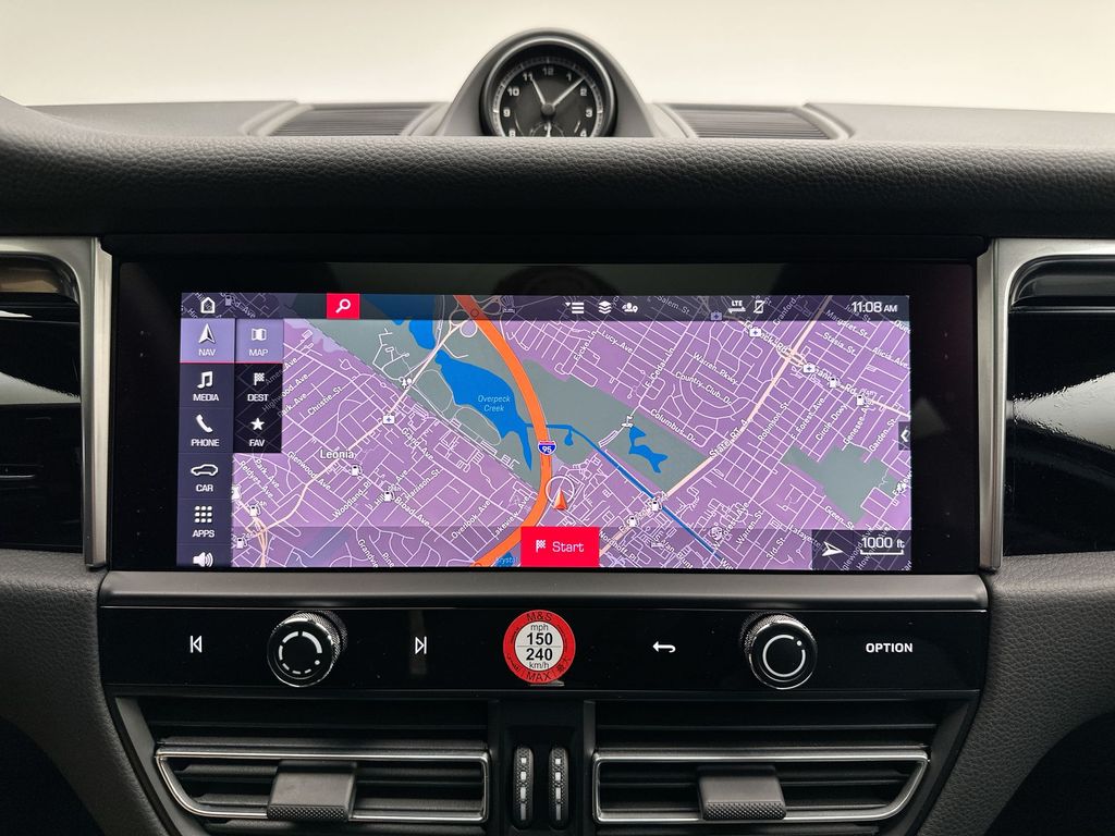 Thumbnail: 2024 Porsche Macan - 17