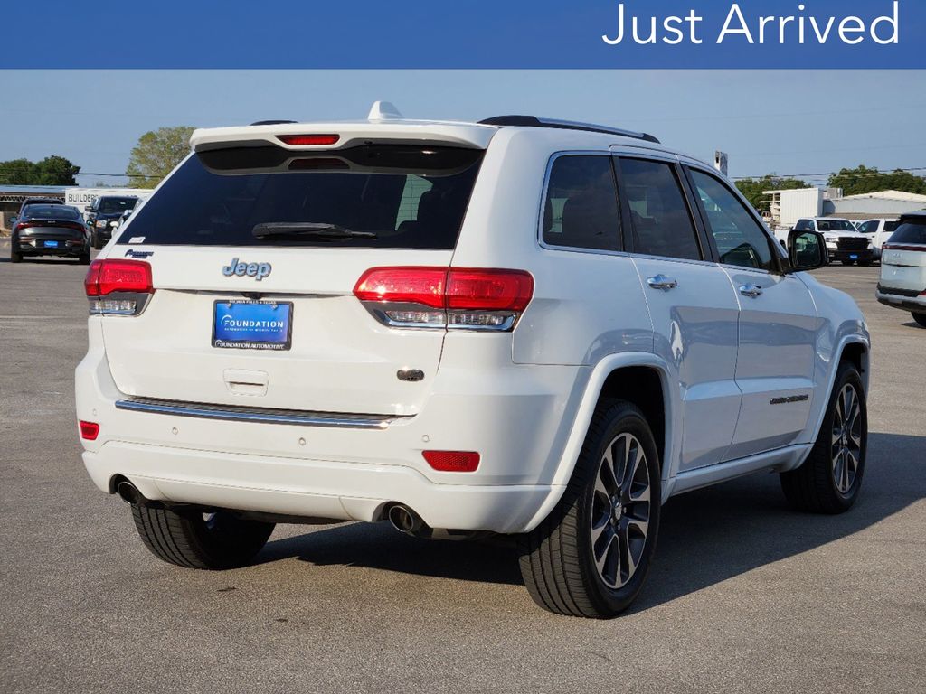 2017 Jeep Grand Cherokee Overland 7