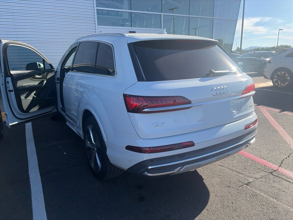 Thumbnail: 2022 Audi Q7 - 6