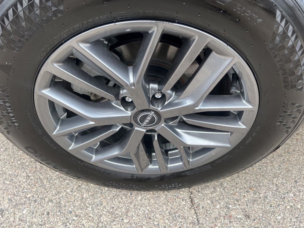 2023 Nissan Rogue S photo