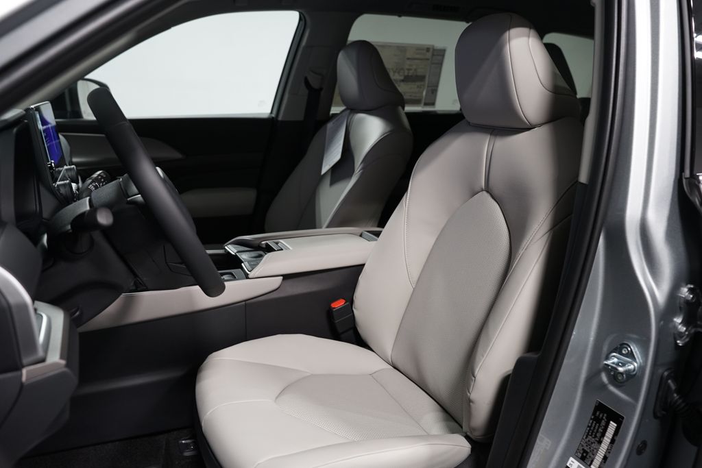 Thumbnail: 2026 Toyota Grand Highlander - 26