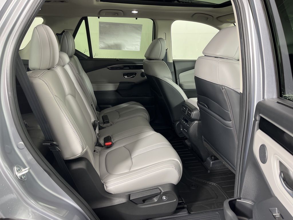 2025 Honda Pilot Touring 9