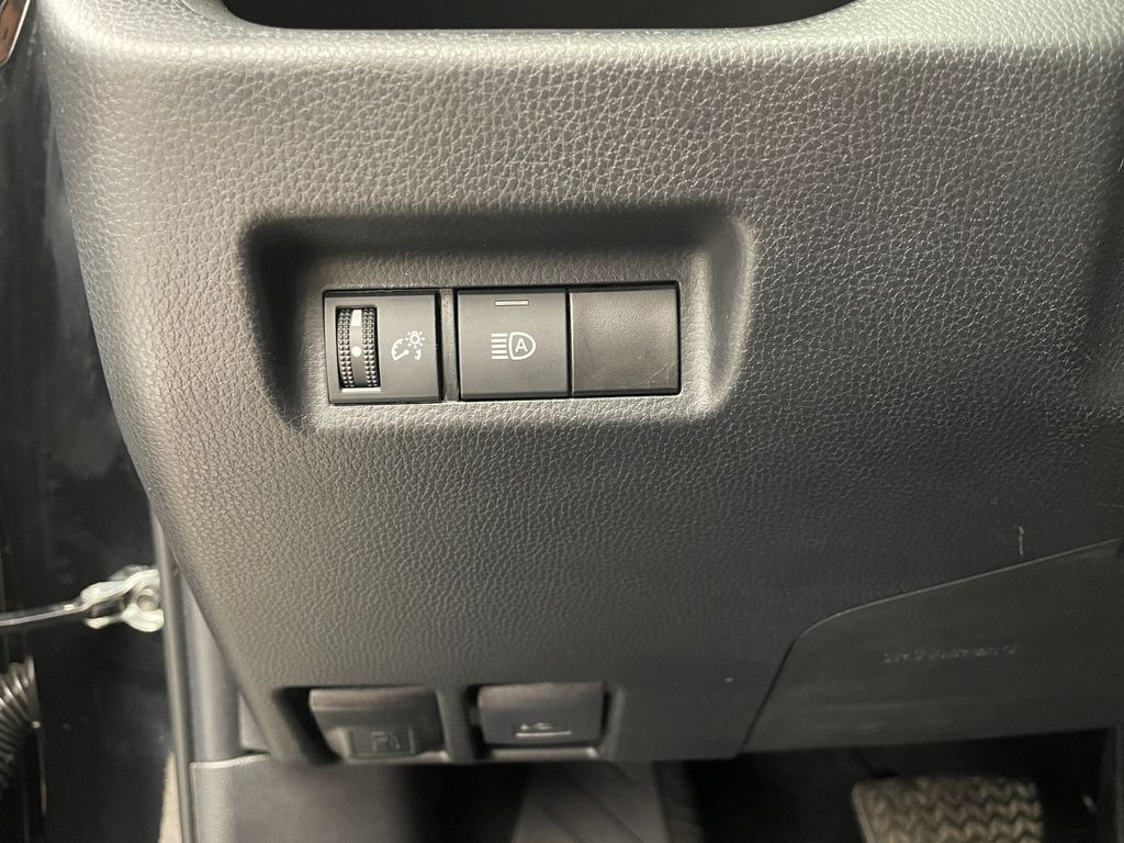 2024 Toyota RAV4 XLE 20