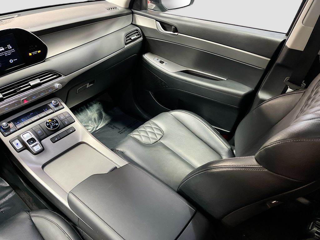 Used 2022 Abyss Black Pearl Hyundai SEL image 23