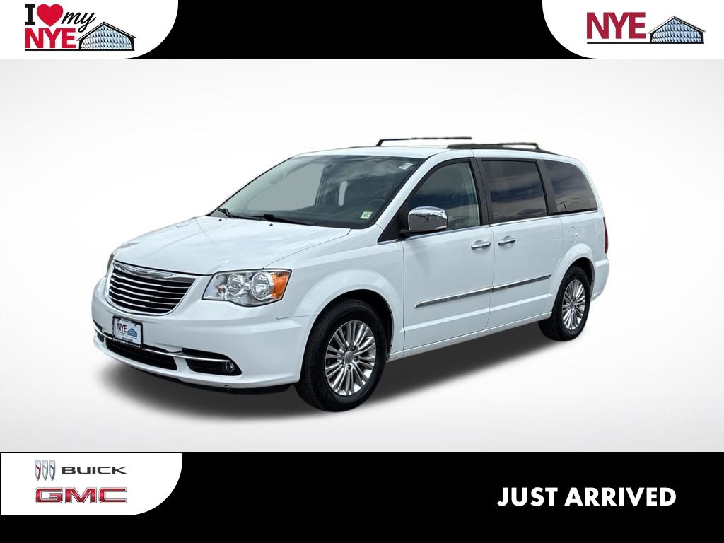  2015 Chrysler Town & Country Touring-L FWD   