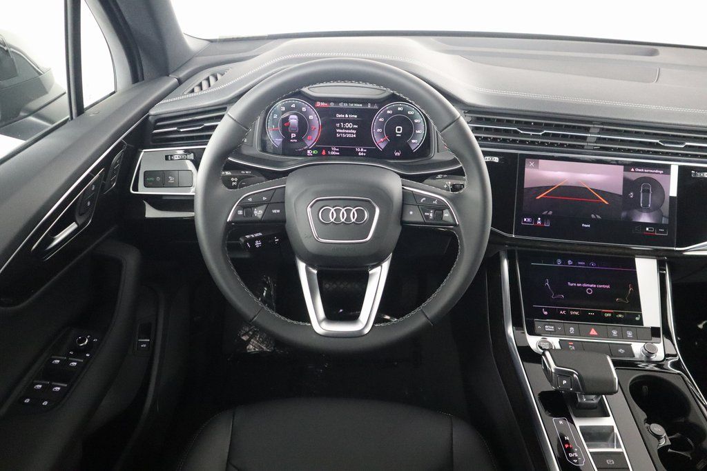 2025 Audi Q7  3